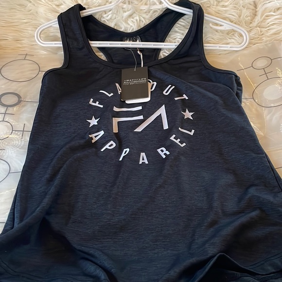 Size: XS Extremely soft and stretchy Sleeveless tank top. Feels wonderful - Picture 1 of 5